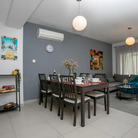 Apartment Lovely & Stylish! 3br Specious Penthouse-serenity Skyview *